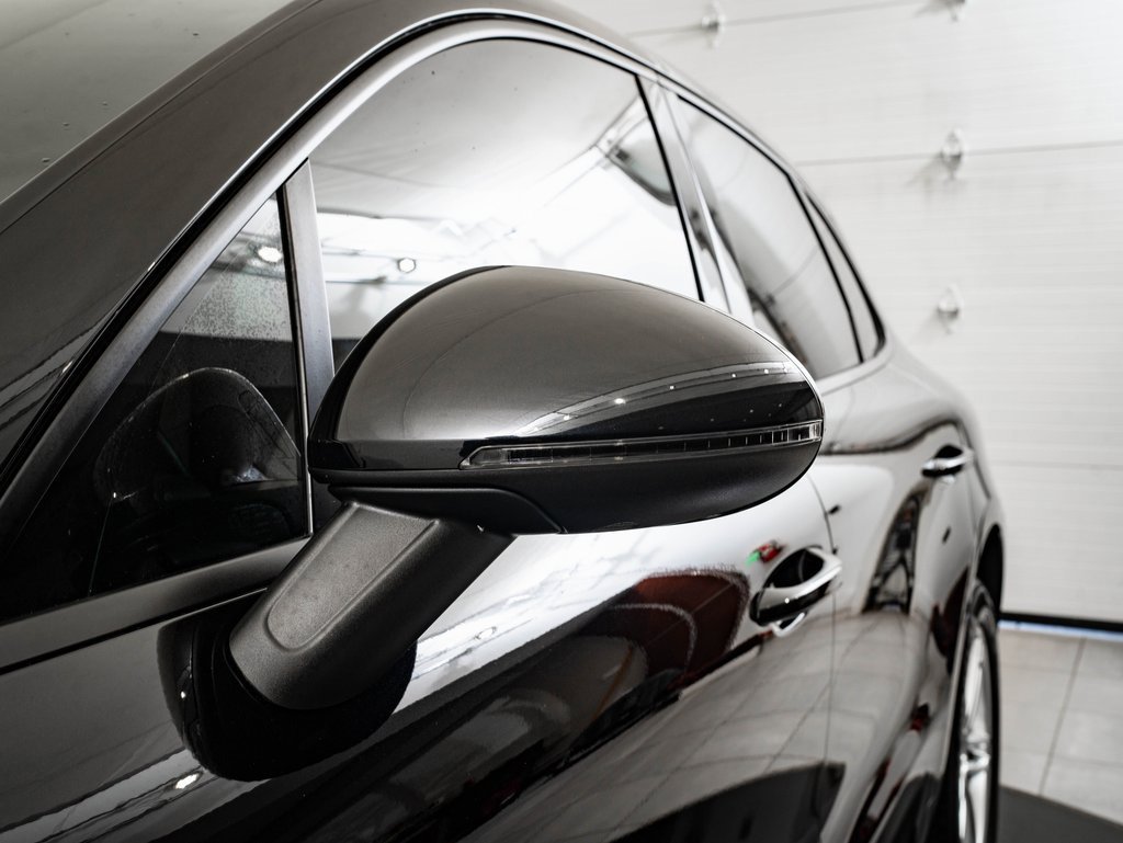 Used 2018 Porsche Macan image 15