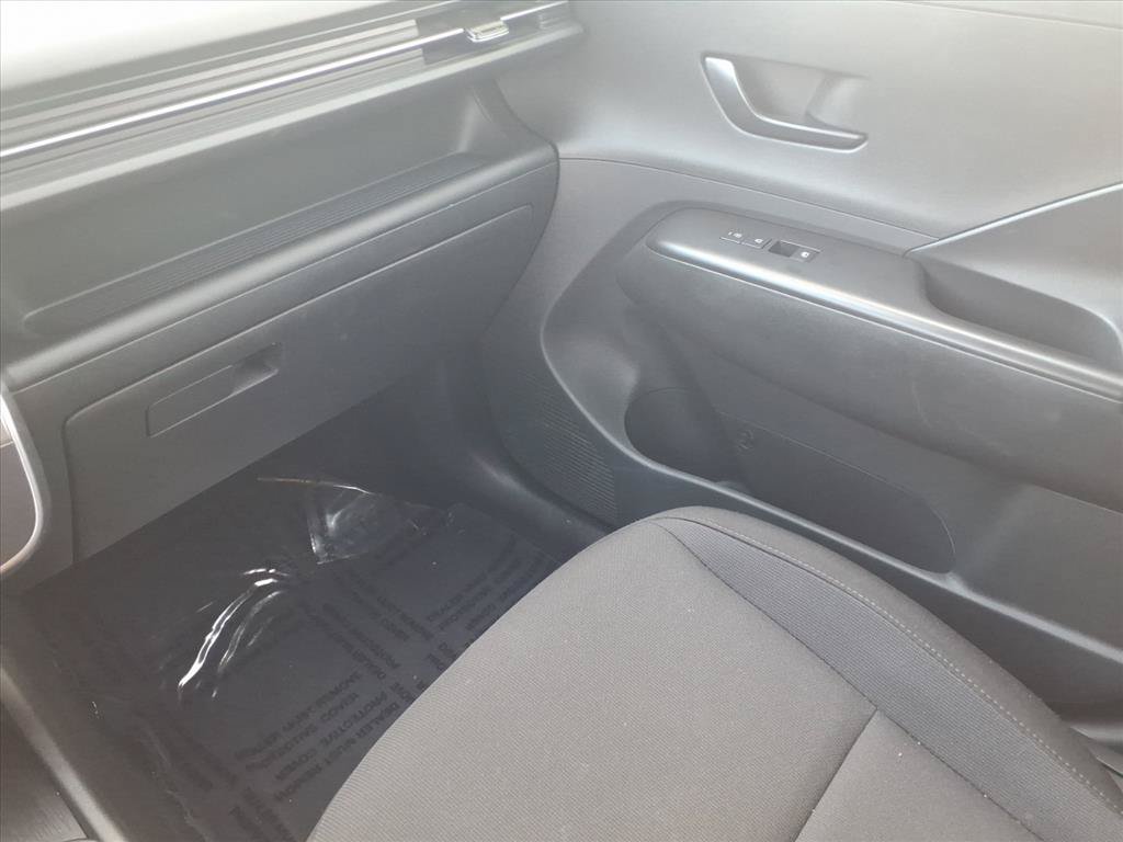 Used 2025 Hyundai Kona SEL AWD/4WD image 23