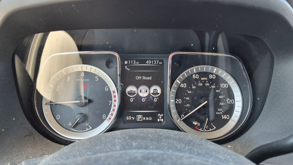 Used 2018 Nissan Titan PRO-4X w/ Pro-4x Convenience Package AWD/4WD image 17