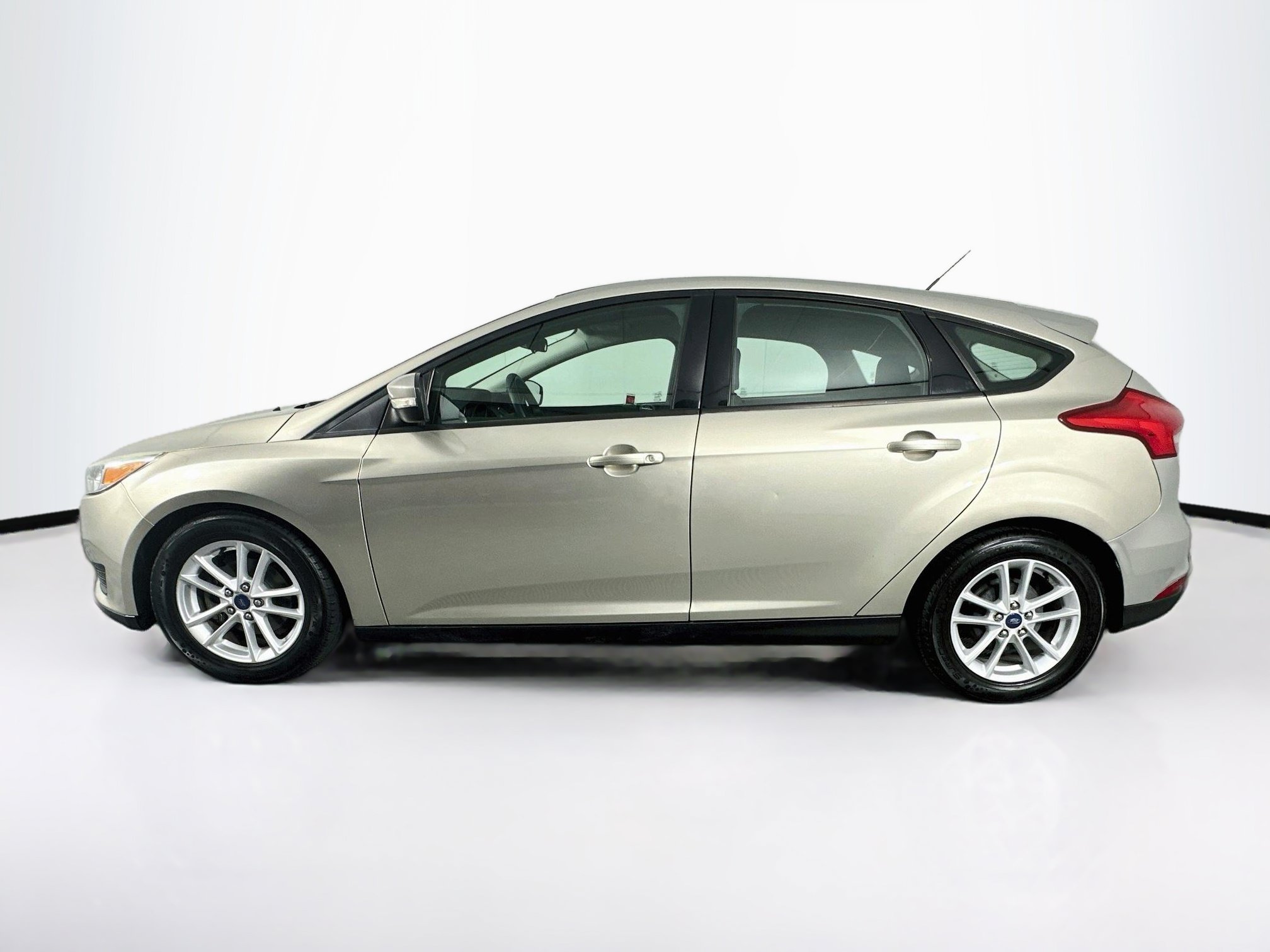 Used 2015 Ford Focus SE FWD image 4