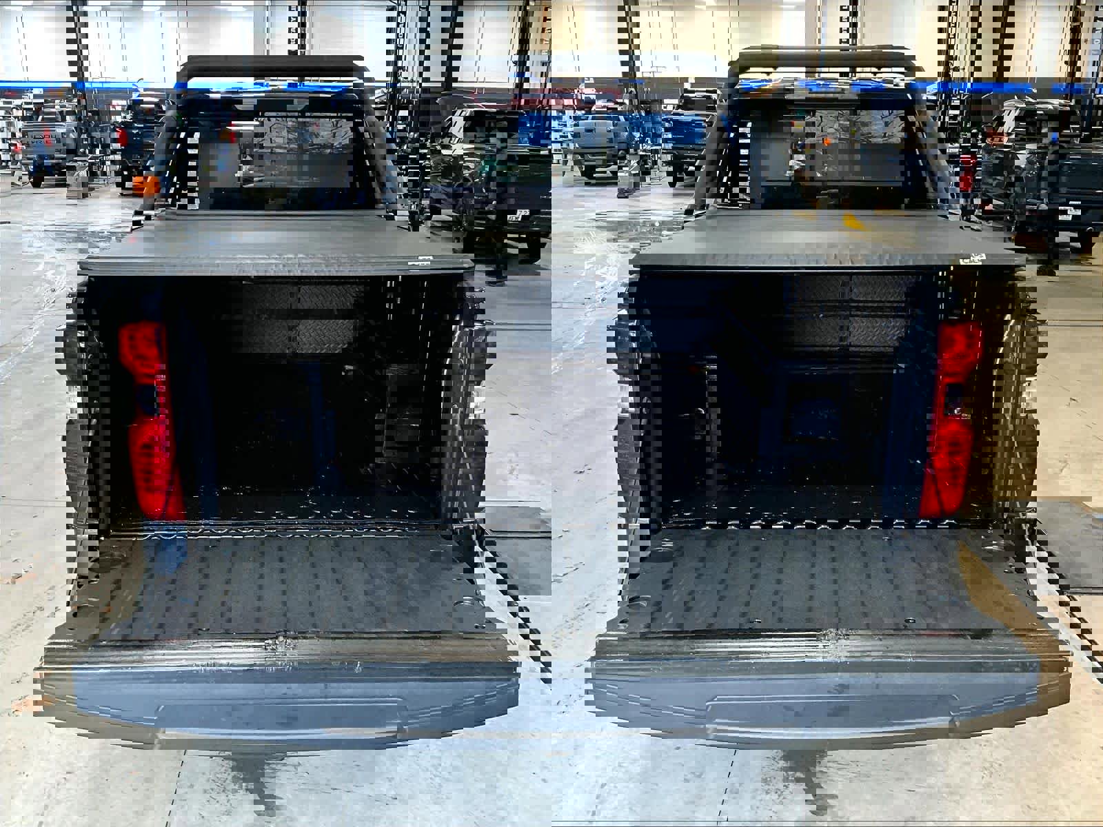 Used 2023 Chevrolet Silverado 1500 Custom image 32