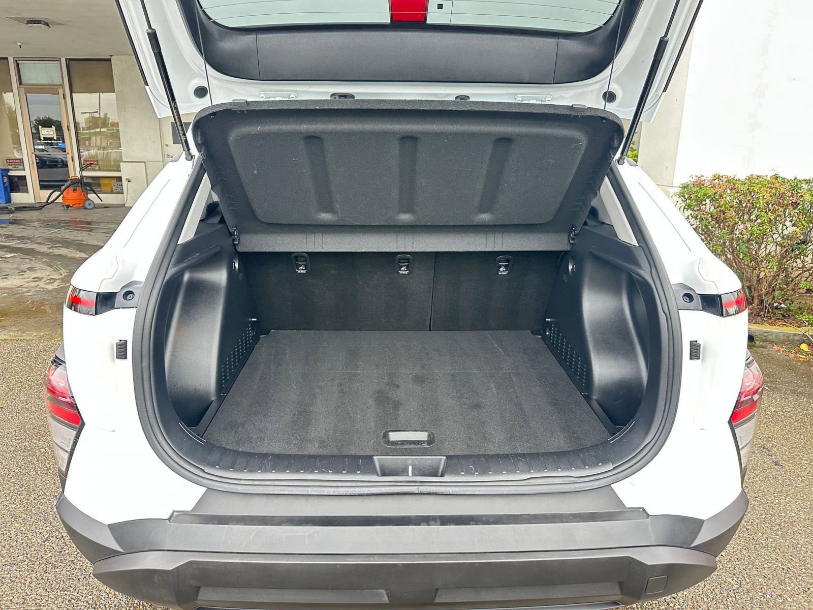 Used 2025 Hyundai Kona SEL image 31