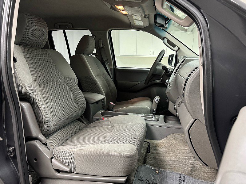 Used 2012 Nissan Frontier SV w/ SV Premium Utility Pkg AWD/4WD image 14