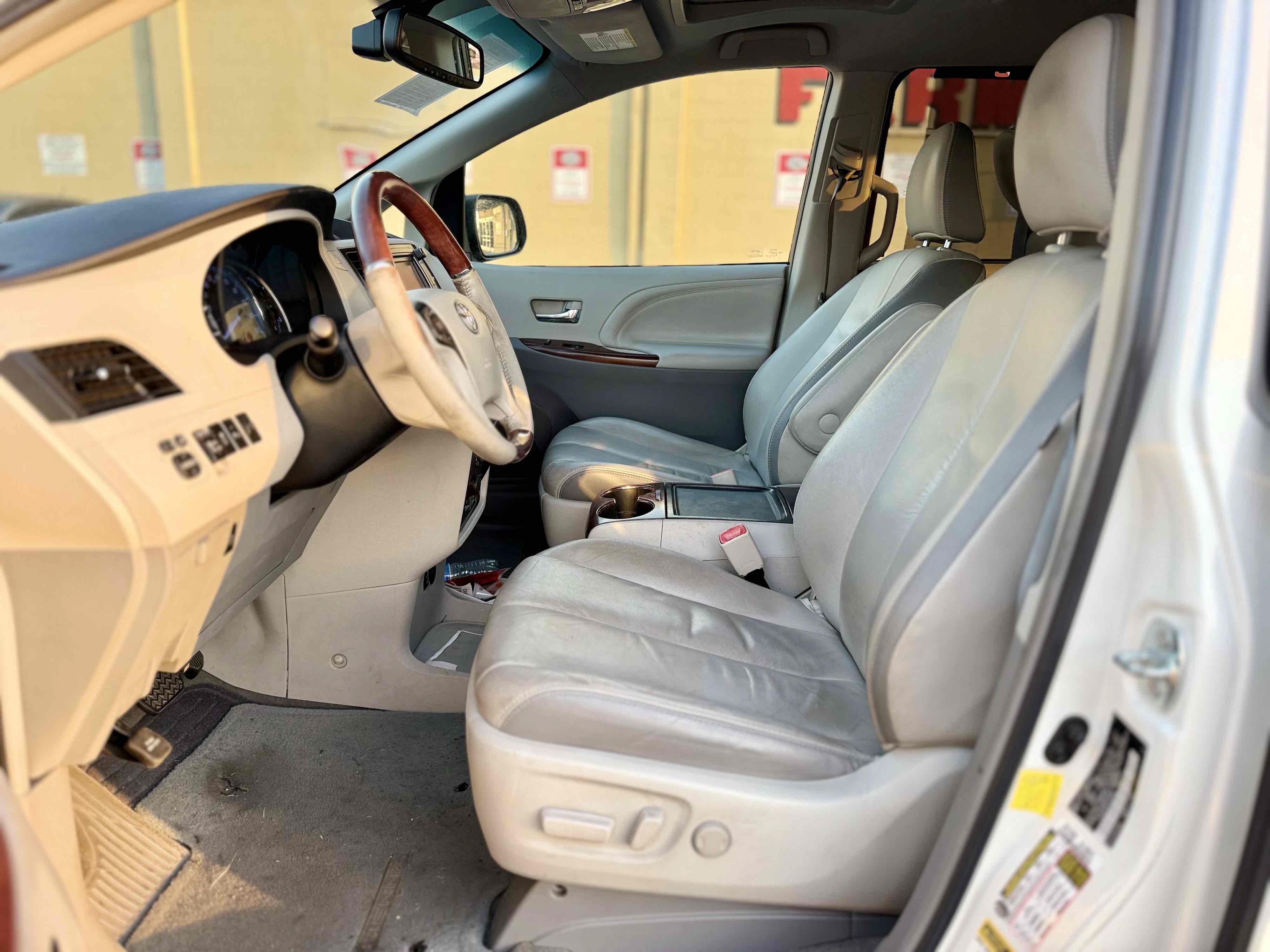Used 2012 Toyota Sienna Limited w/ Premium Pkg AWD/4WD image 16