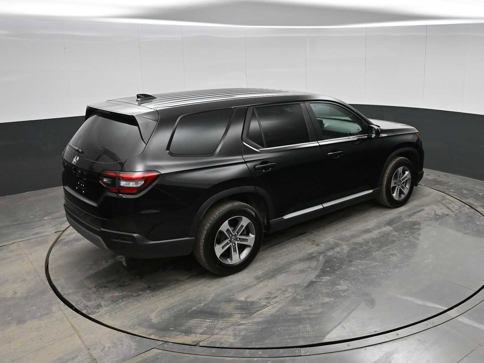 Used 2024 Honda Pilot EX-L image 28