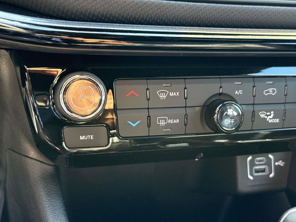 New 2026 Jeep Compass Latitude image 26