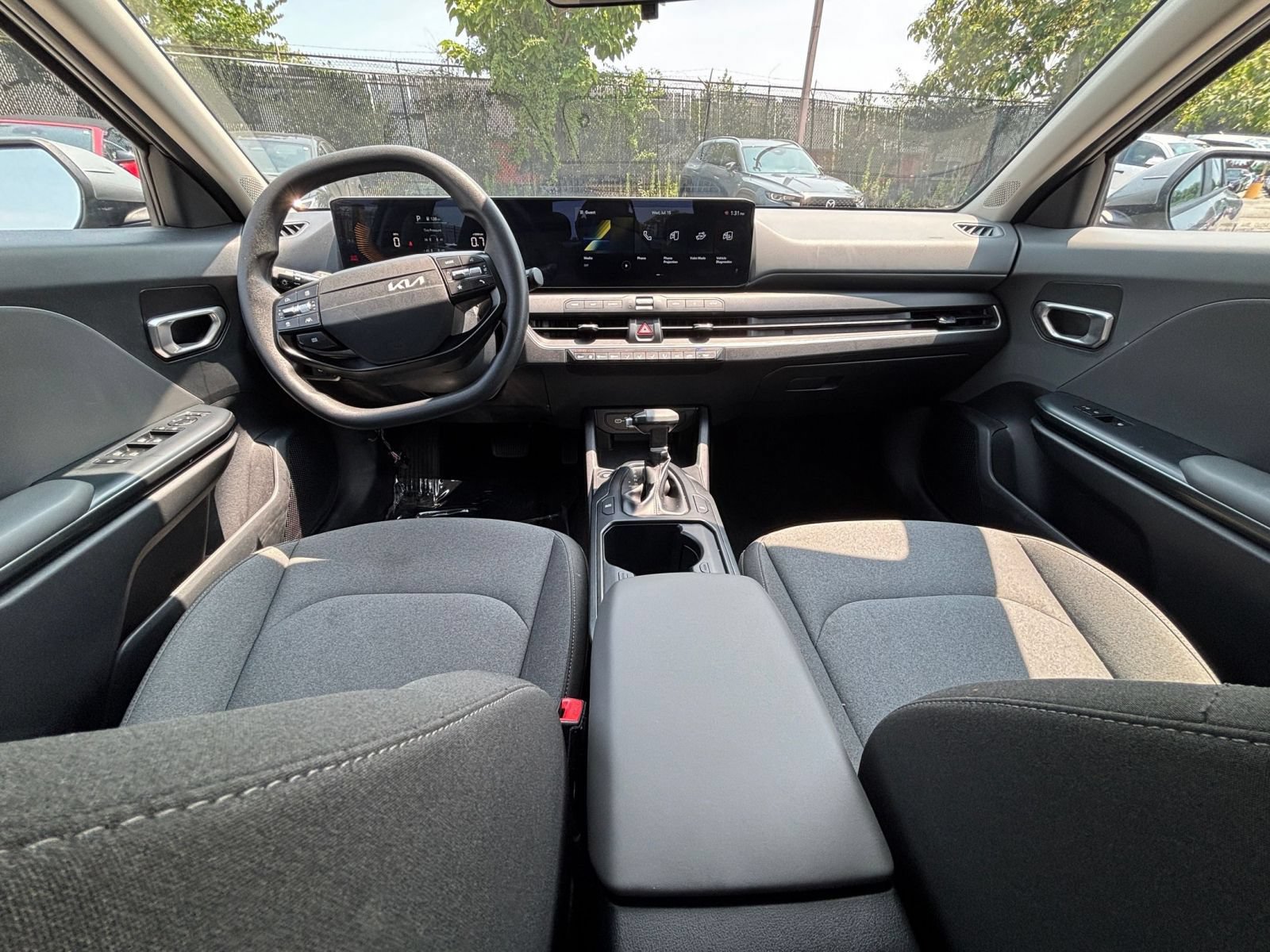 Used 2025 Kia K4 FWD image 28