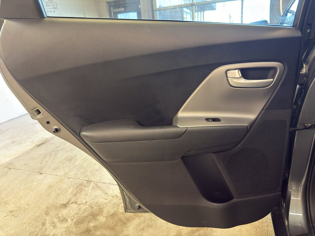 Used 2018 Kia Niro LX FWD image 27