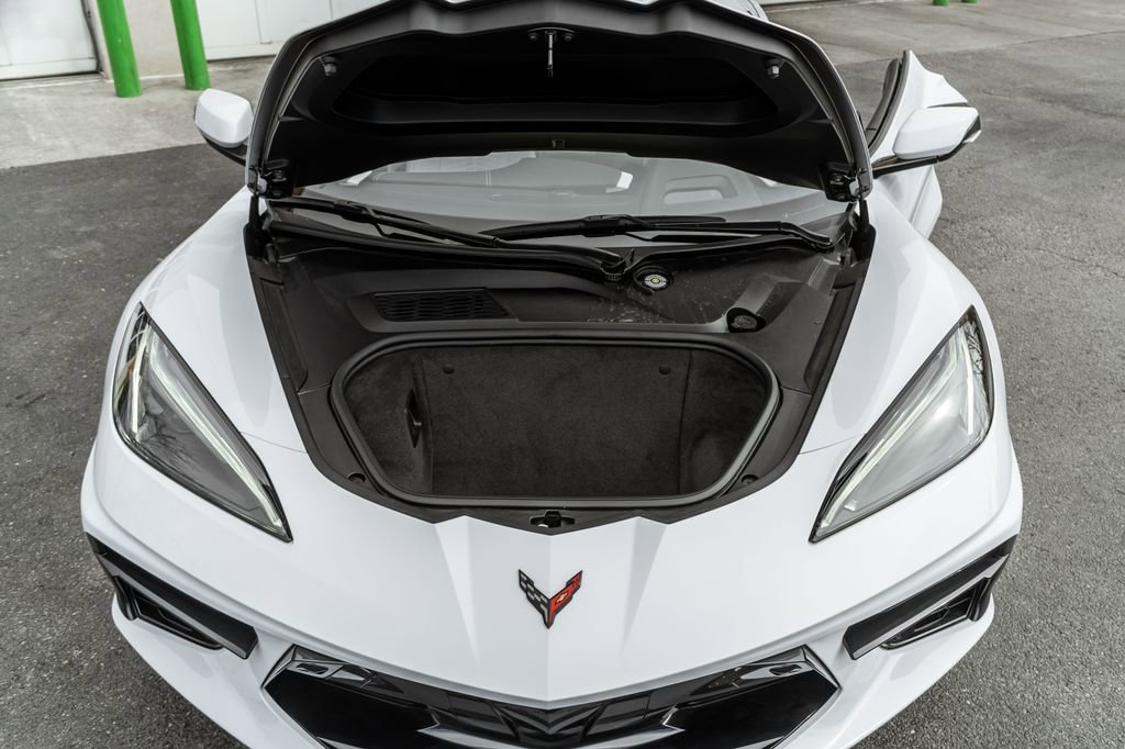 Used 2024 Chevrolet Corvette Stingray Premium Cpe w/ Battery Protection Package image 33