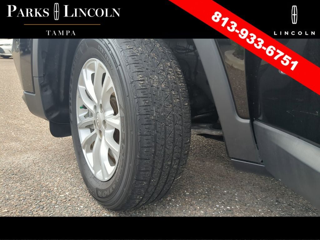 Used 2022 Jeep Cherokee Latitude Lux w/ Sun & Sound Group AWD/4WD image 35