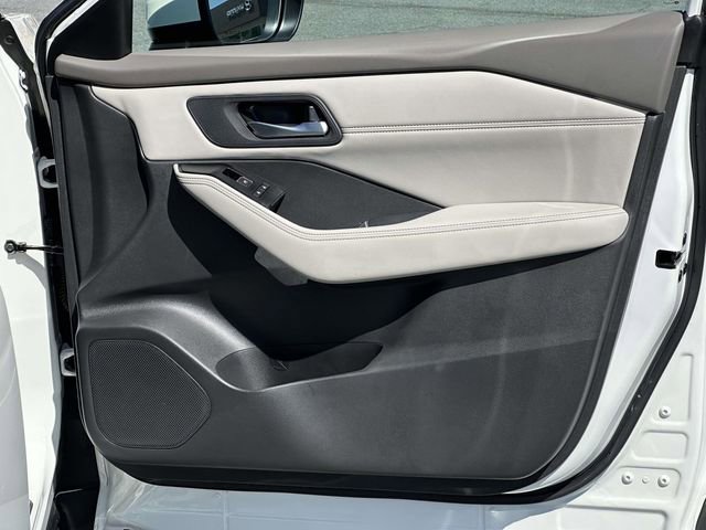 Used 2023 Nissan Rogue SL w/ SL Premium Package image 8