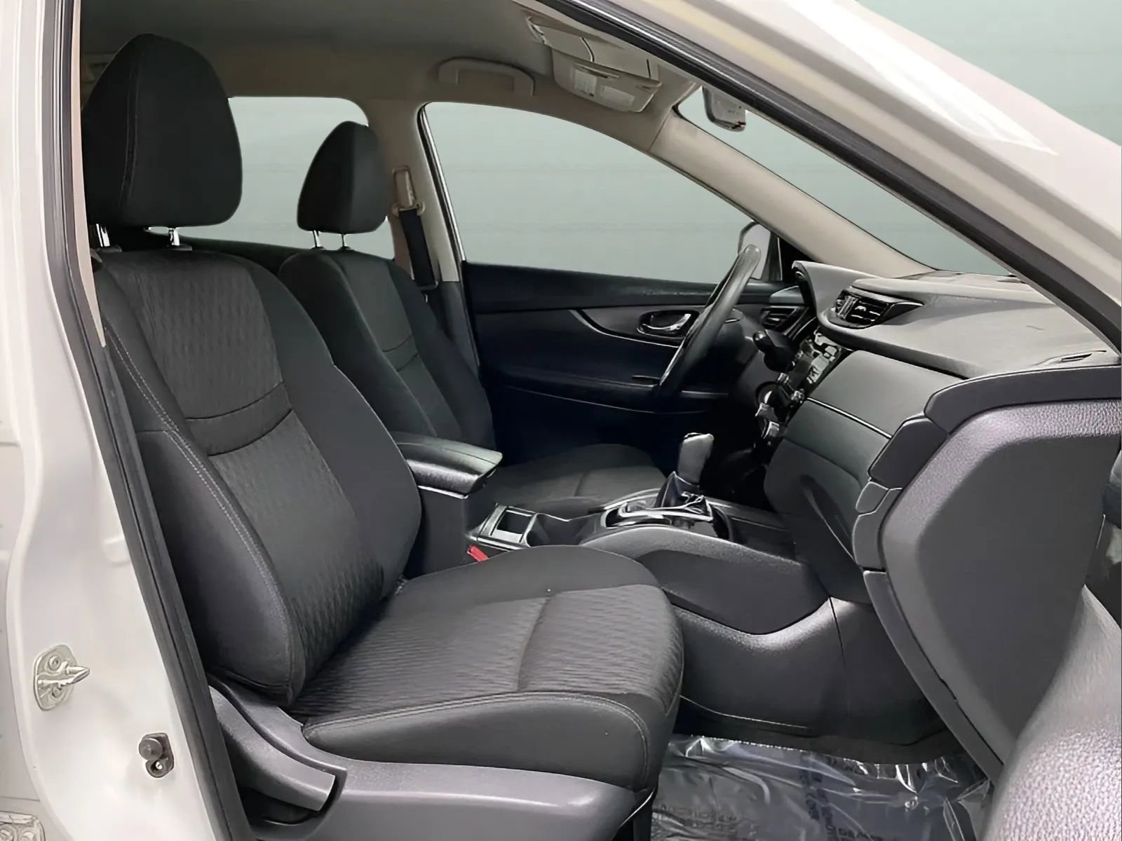 Used 2017 Nissan Rogue S FWD image 14