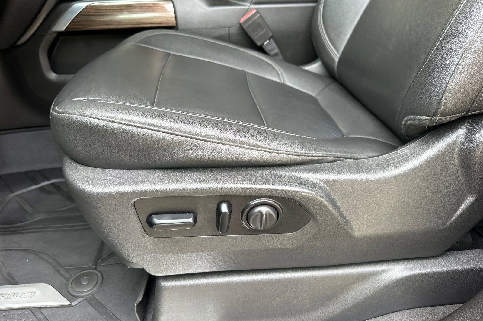 Certified 2021 Chevrolet Silverado 1500 RST w/ Convenience Package II image 13