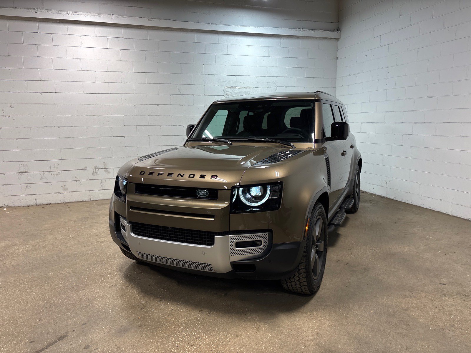 New 2025 Land Rover Defender 110 S AWD/4WD image 2