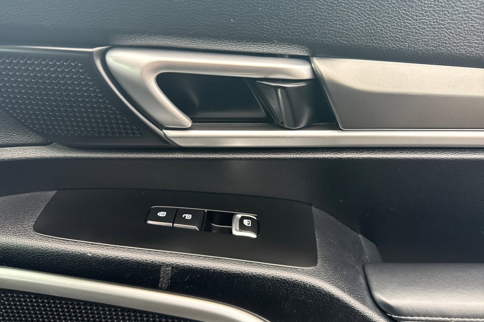 Used 2022 Kia Telluride LX image 19