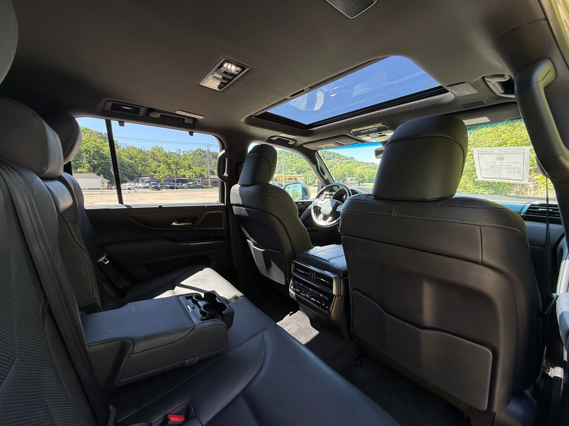 Used 2023 Lexus LX 600 4WD w/ Luxury Package image 24