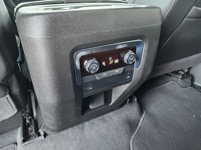 Used 2026 Chevrolet Suburban Z71 AWD/4WD image 27