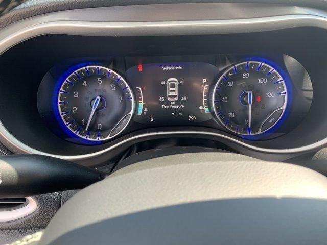 New 2026 Chrysler Pacifica Select image 13