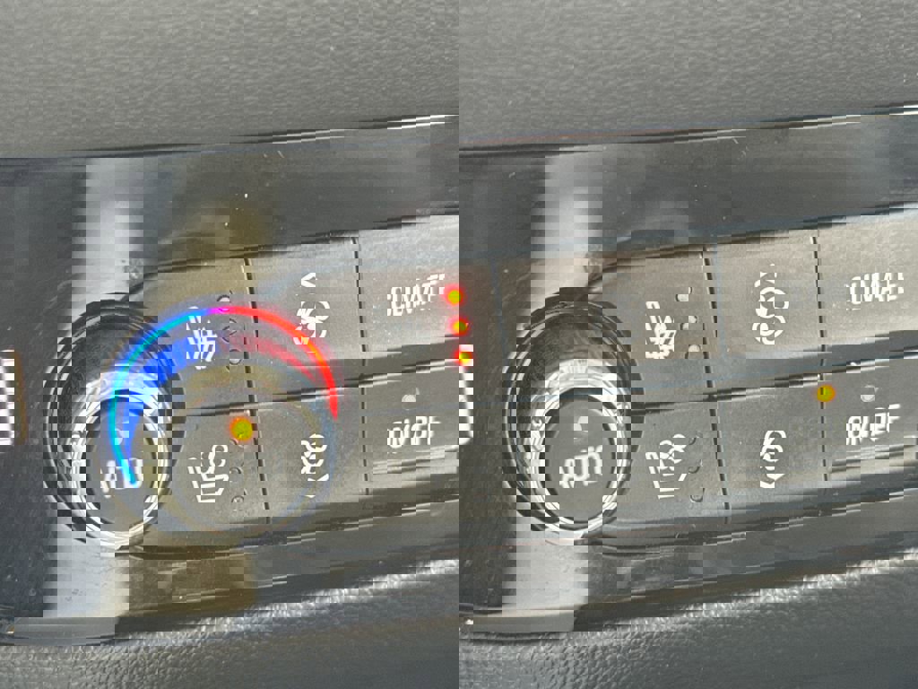 Used 2024 Buick Enclave Avenir image 13