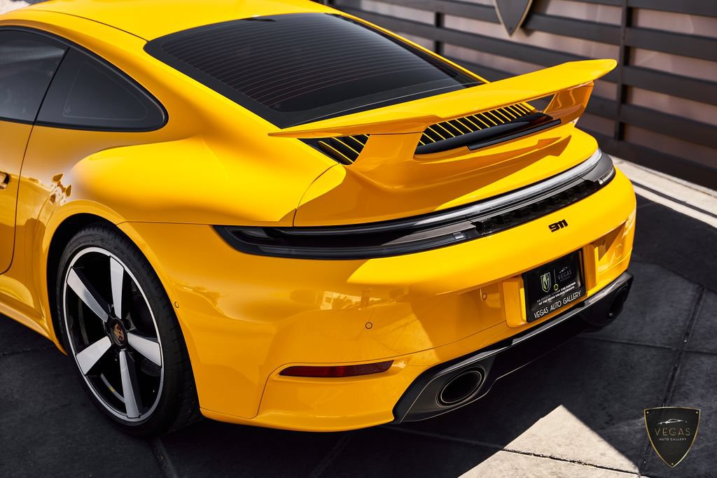 Used 2025 Porsche 911 Carrera RWD image 11
