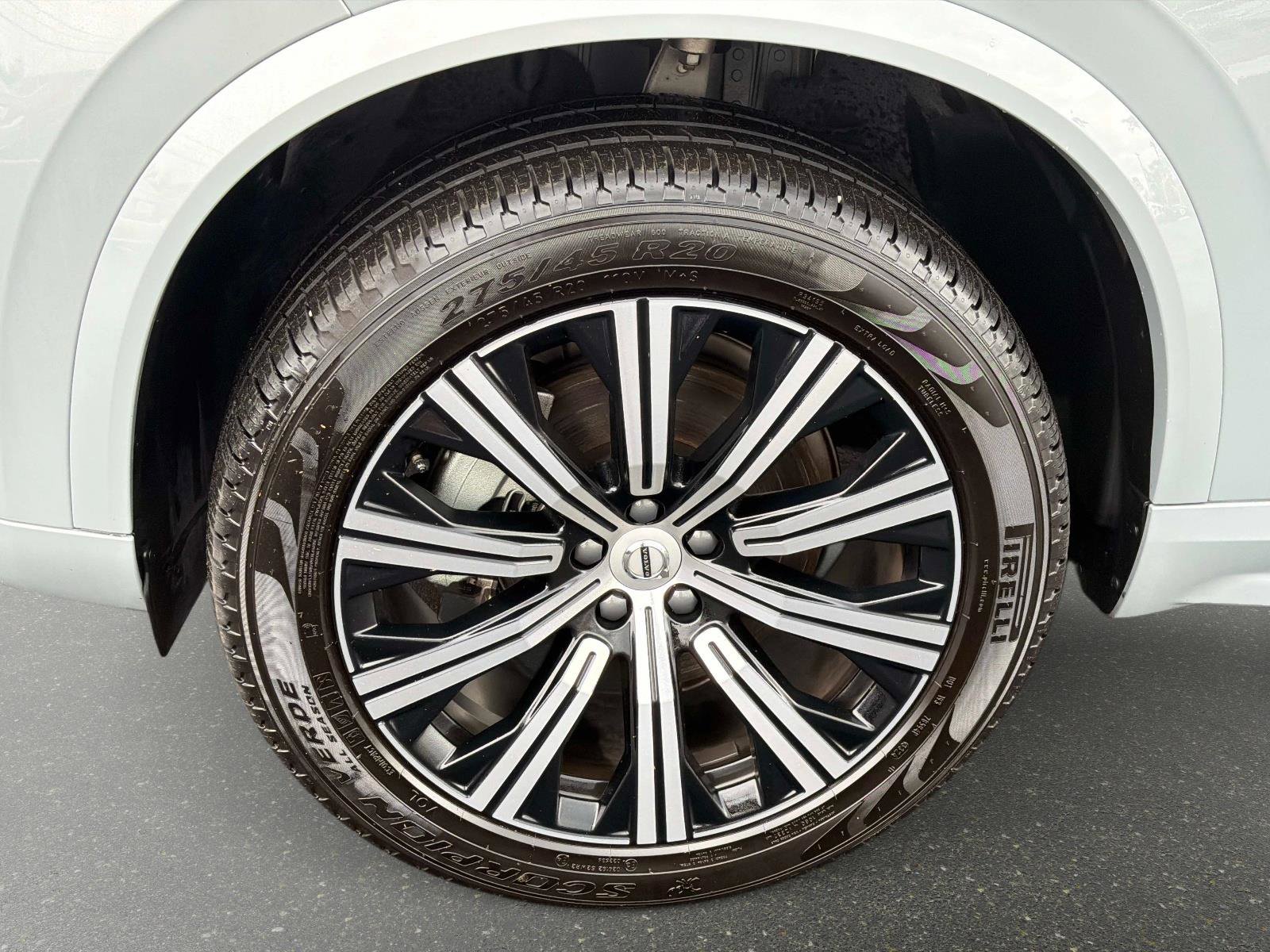 Certified 2025 Volvo XC90 B5 Core image 10