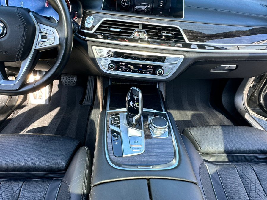 Used 2016 BMW 750i xDrive AWD/4WD image 25