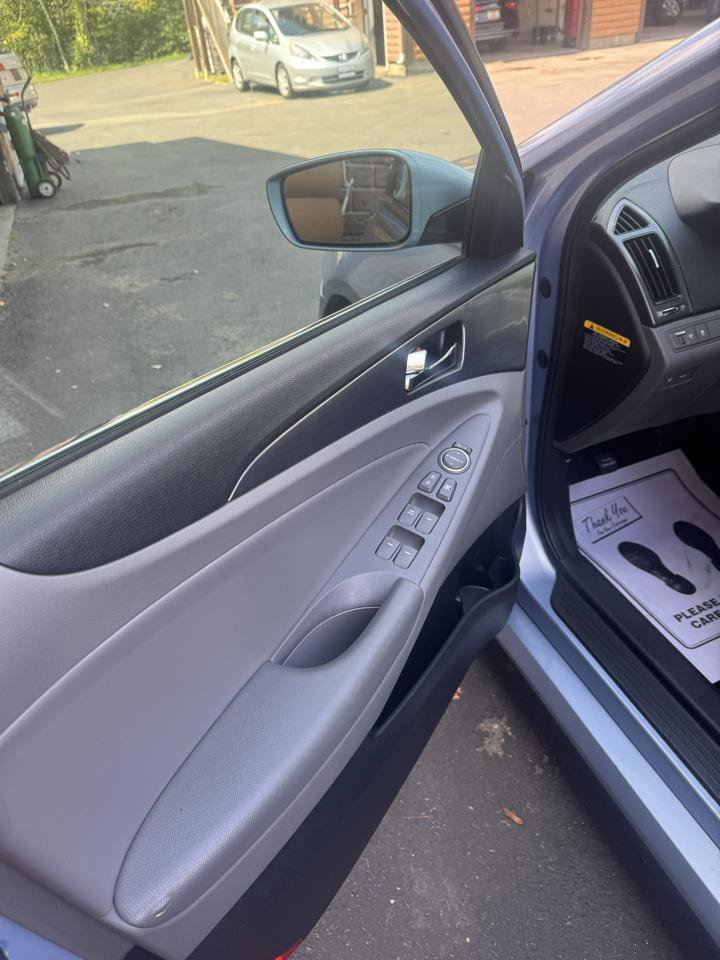Used 2013 Hyundai Sonata Hybrid FWD image 6