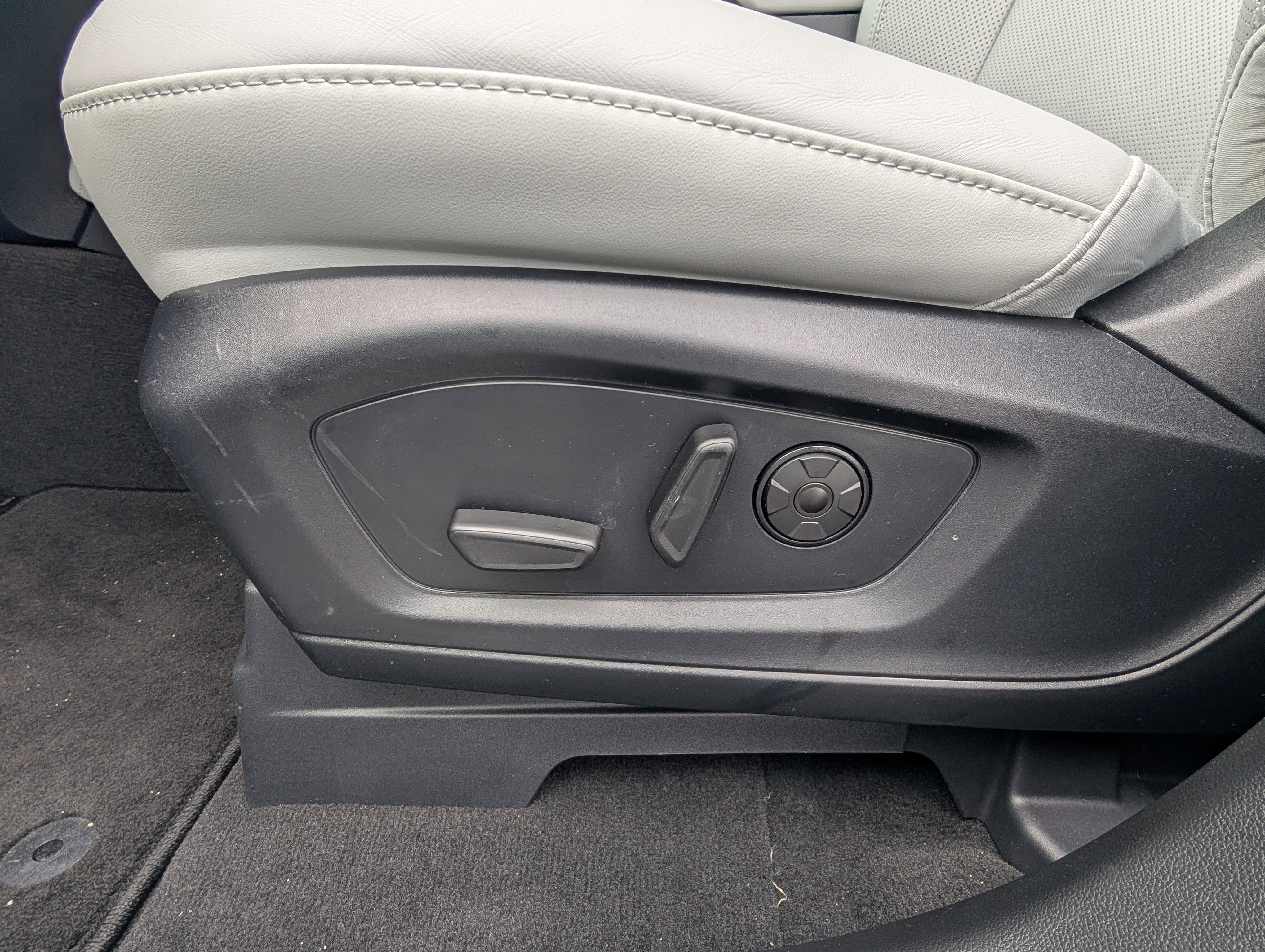 New 2026 Ford Explorer Platinum w/ LUX Leather Package image 20