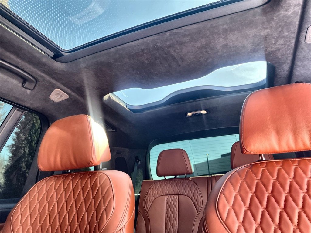 Used 2023 BMW X7 M60i w/ Executive Package image 21