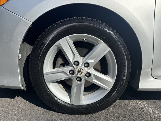 Used 2012 Toyota Camry SE FWD image 10