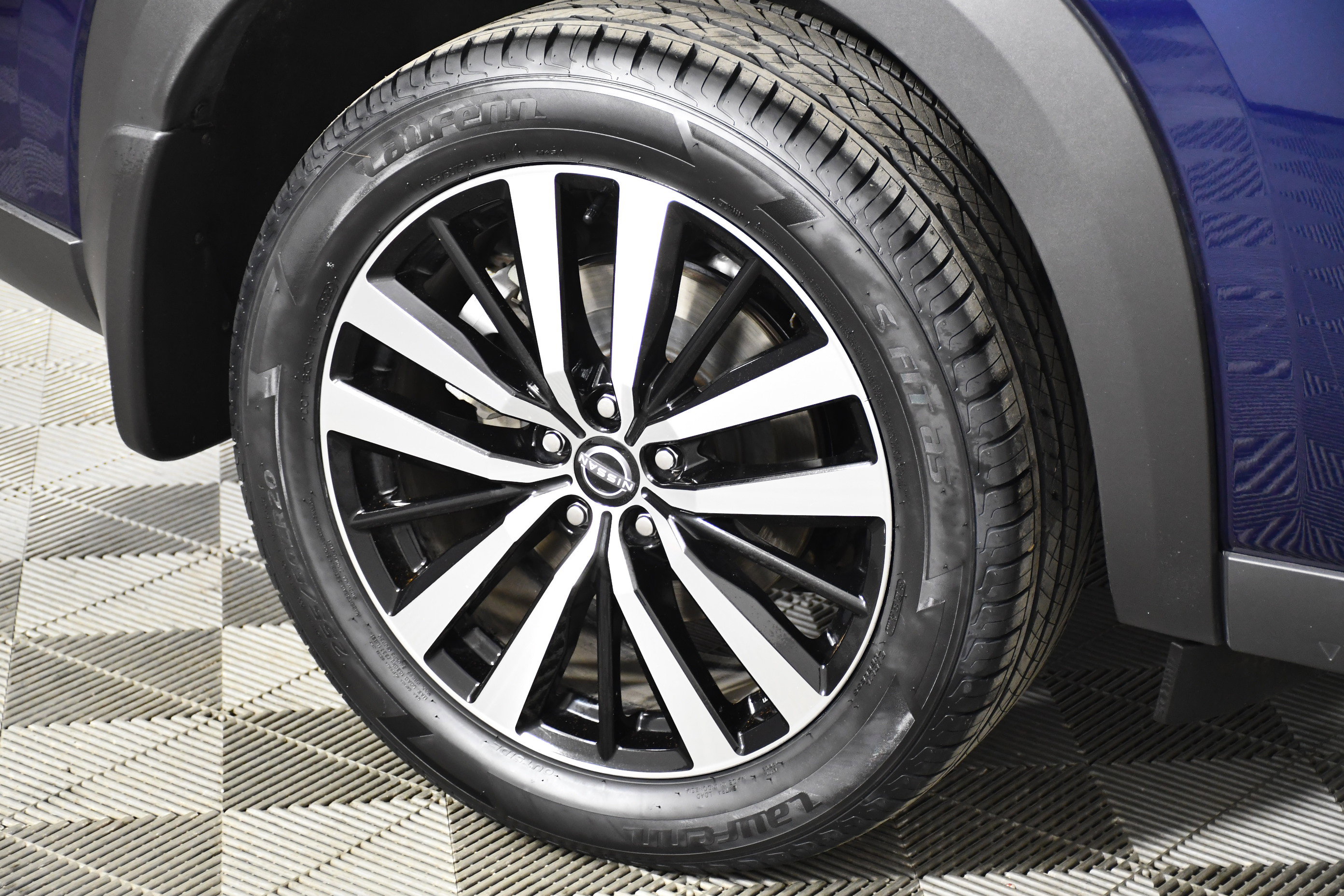 Used 2023 Nissan Pathfinder Platinum image 59