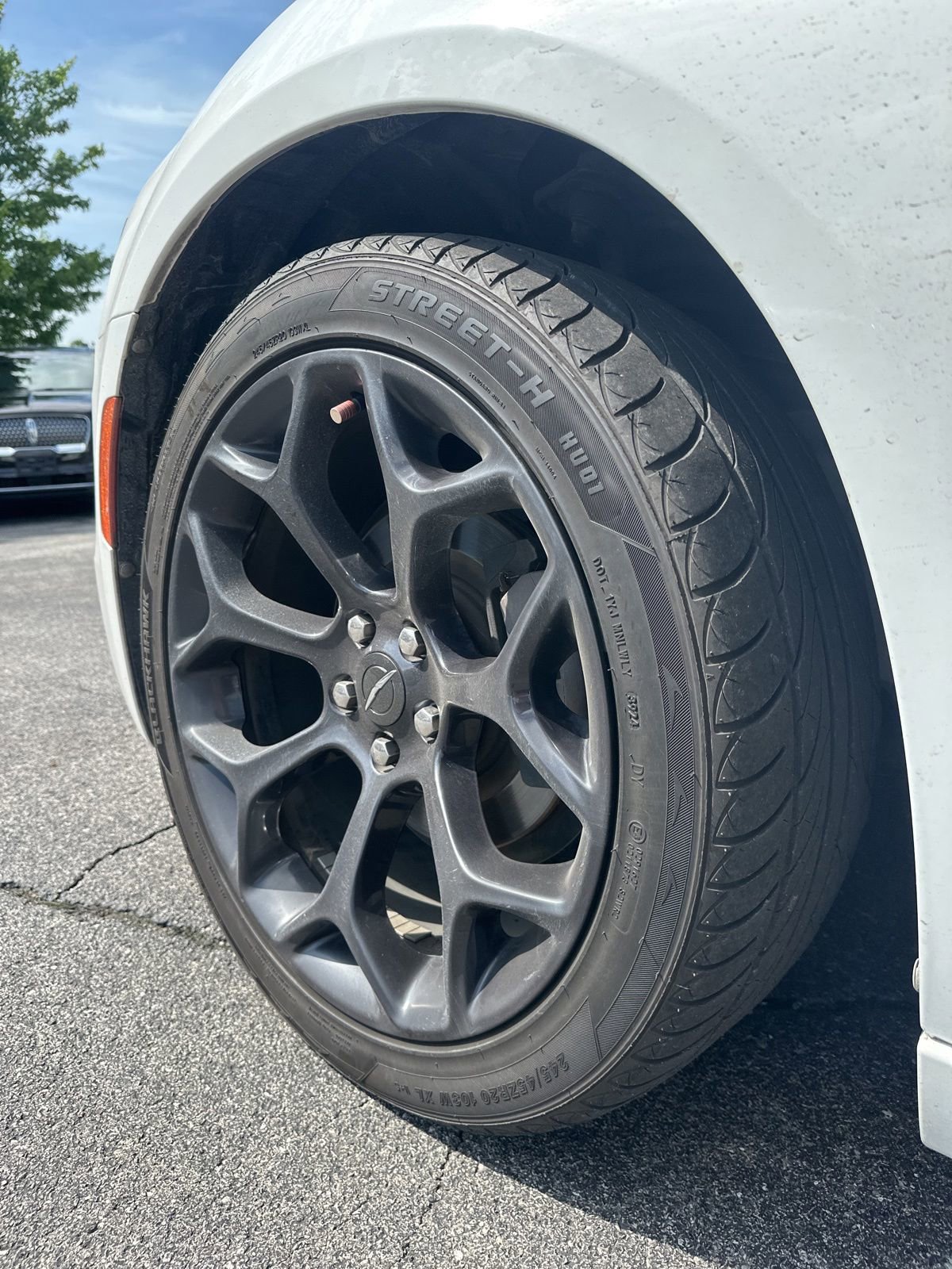 Used 2019 Chrysler 300 S RWD image 5
