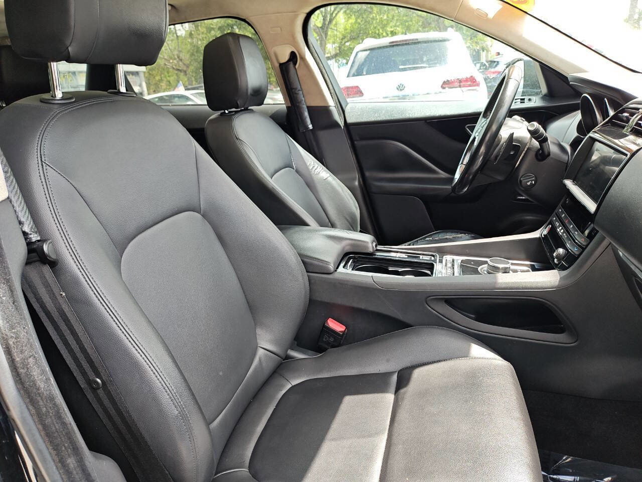 Used 2019 Jaguar F-PACE AWD/4WD image 61