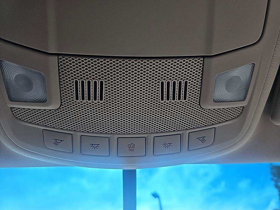Used 2018 Lincoln MKZ Select w/ Select Plus Package FWD image 28