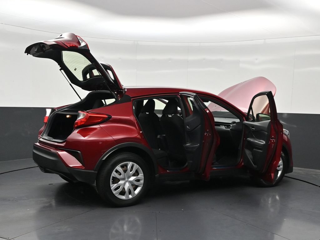 Used 2019 Toyota C-HR LE FWD image 31