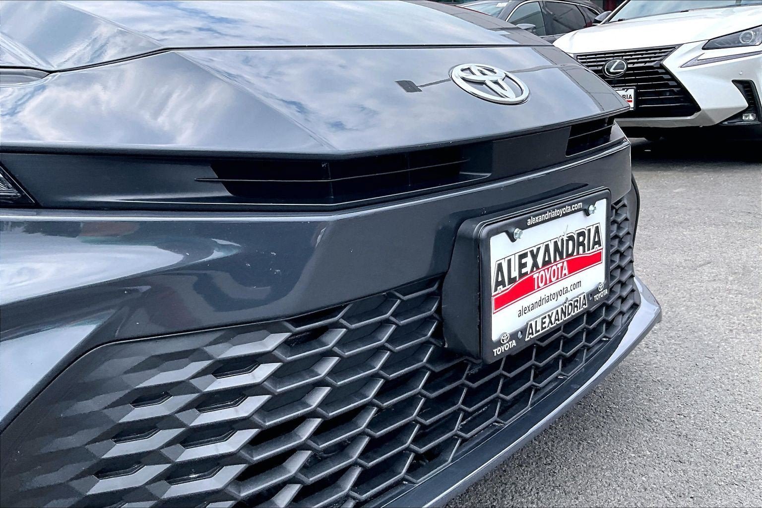 Used 2025 Toyota Camry SE FWD image 28
