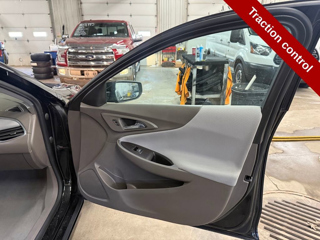 Used 2021 Chevrolet Malibu LT image 39