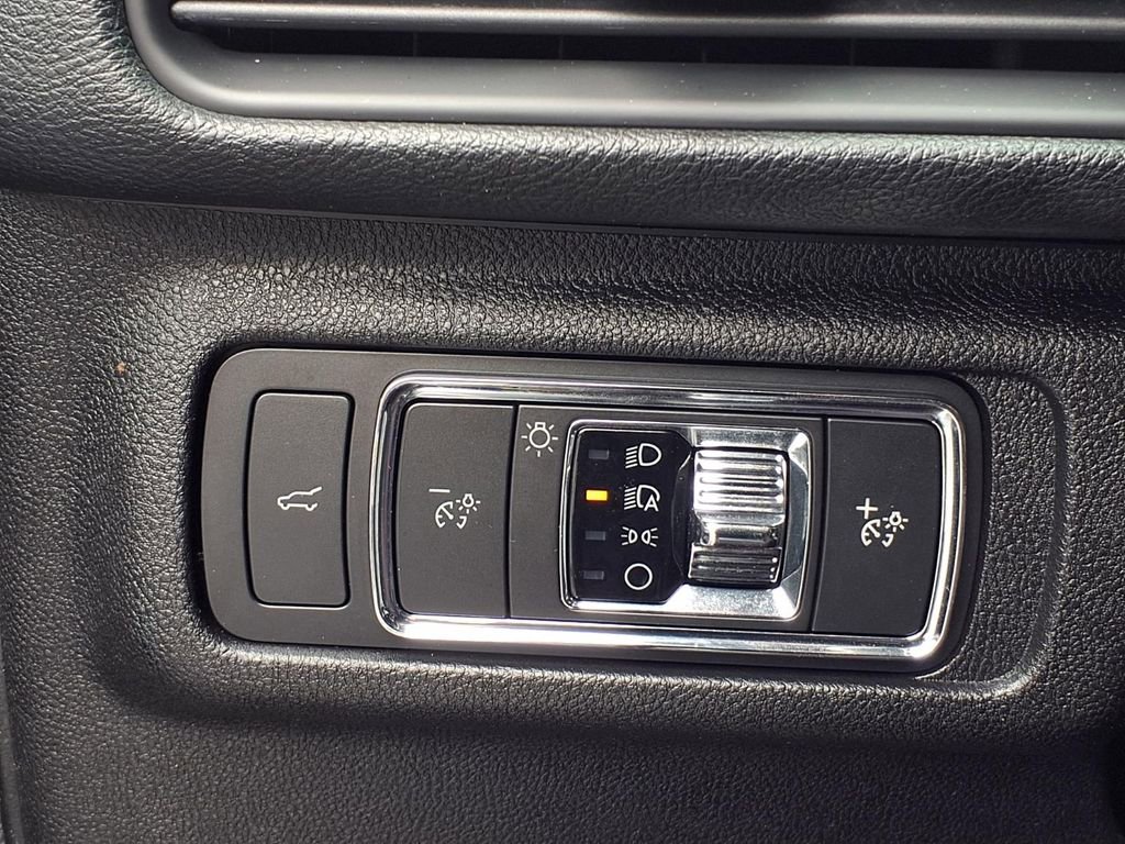 Used 2022 Lincoln Corsair AWD w/ Equipment Group 101A image 19