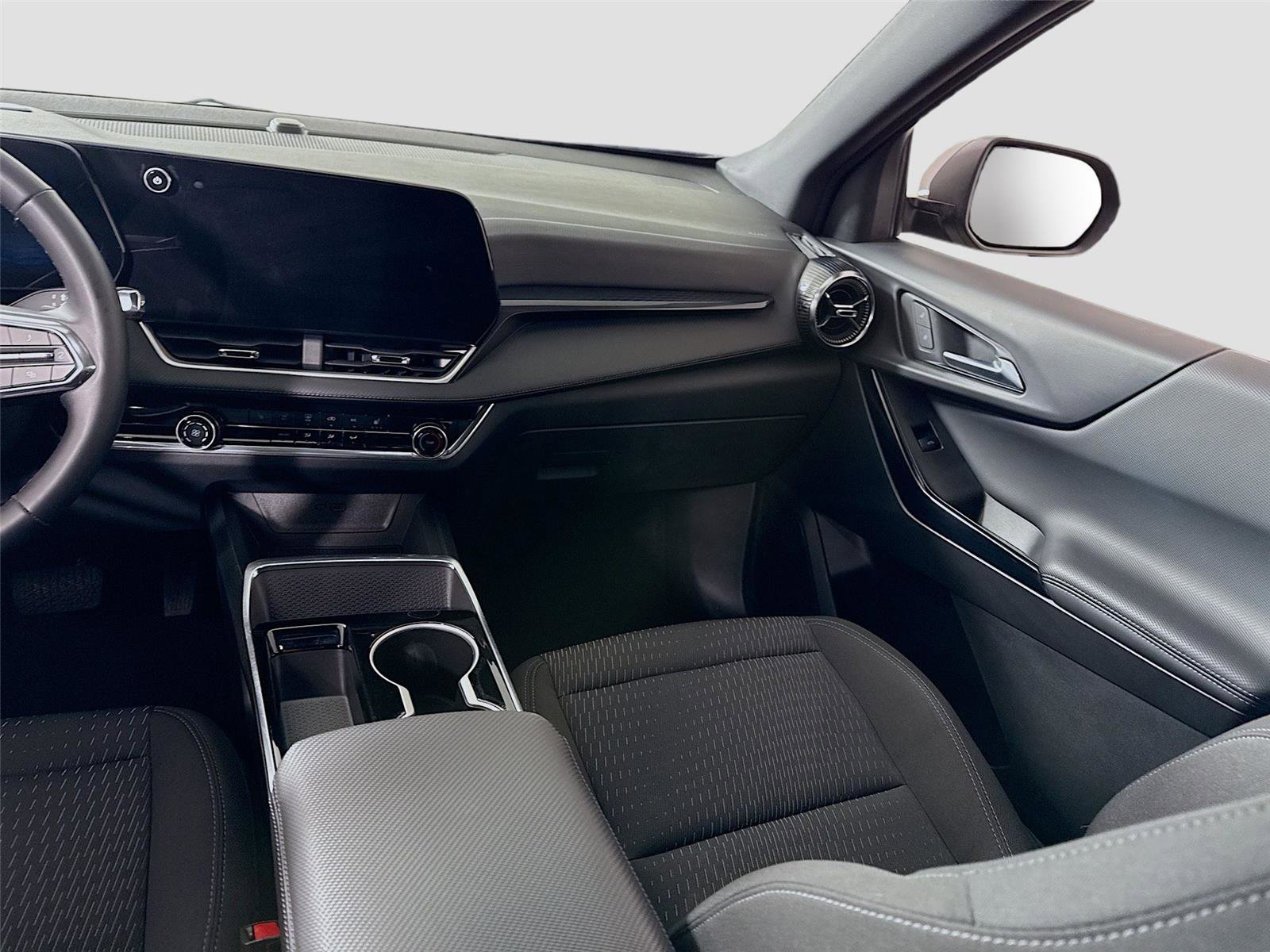 Used 2025 Chevrolet Equinox LT image 16