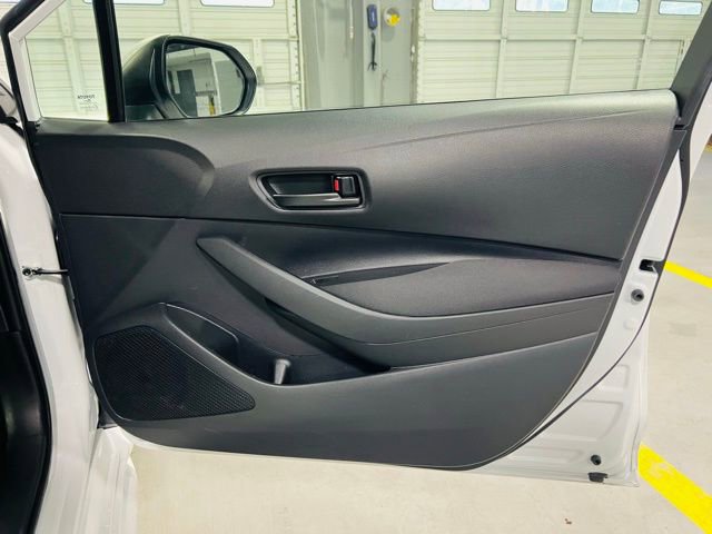 Used 2023 Toyota Corolla LE image 32
