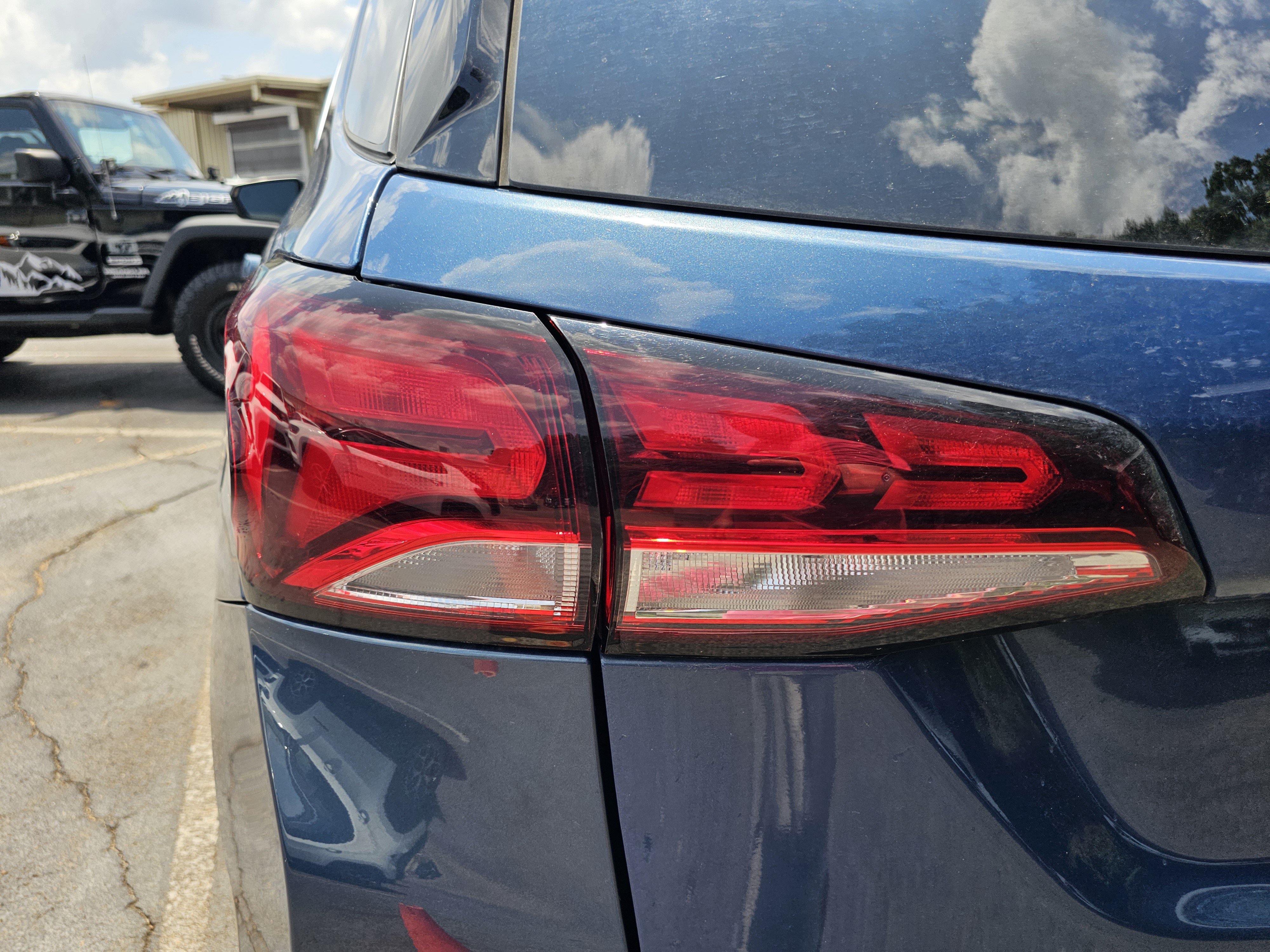 Used 2024 Chevrolet Equinox LT AWD/4WD image 9