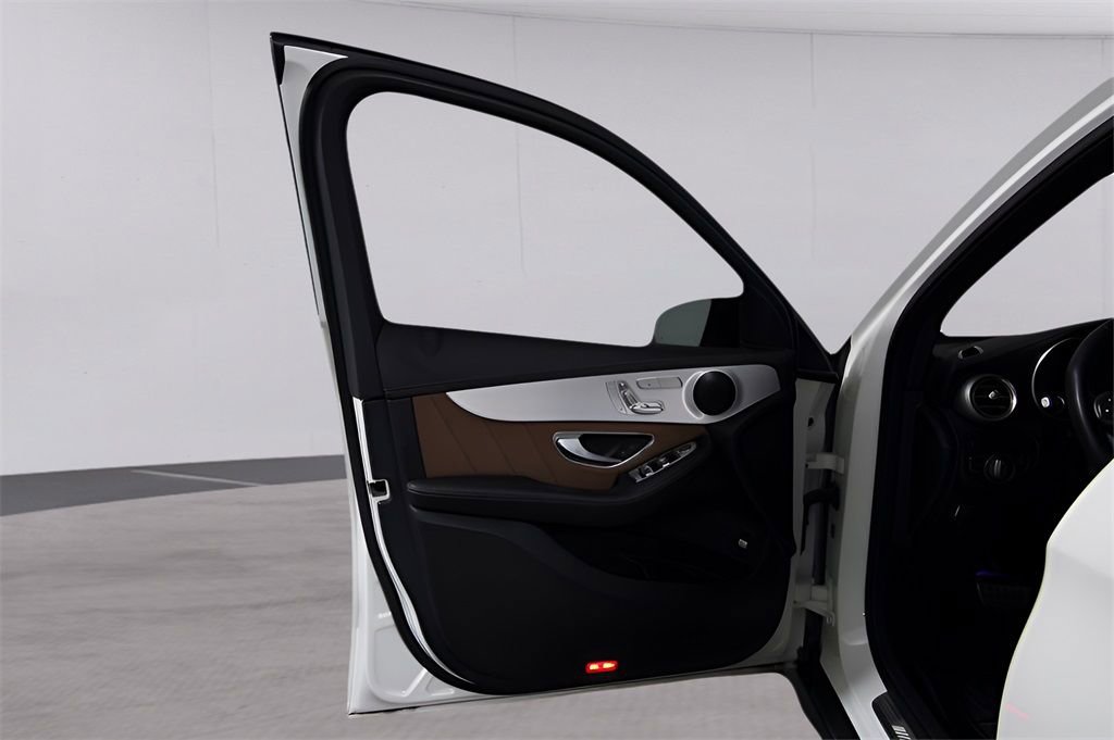 Used 2022 Mercedes-Benz GLC 43 AMG 4MATIC image 28