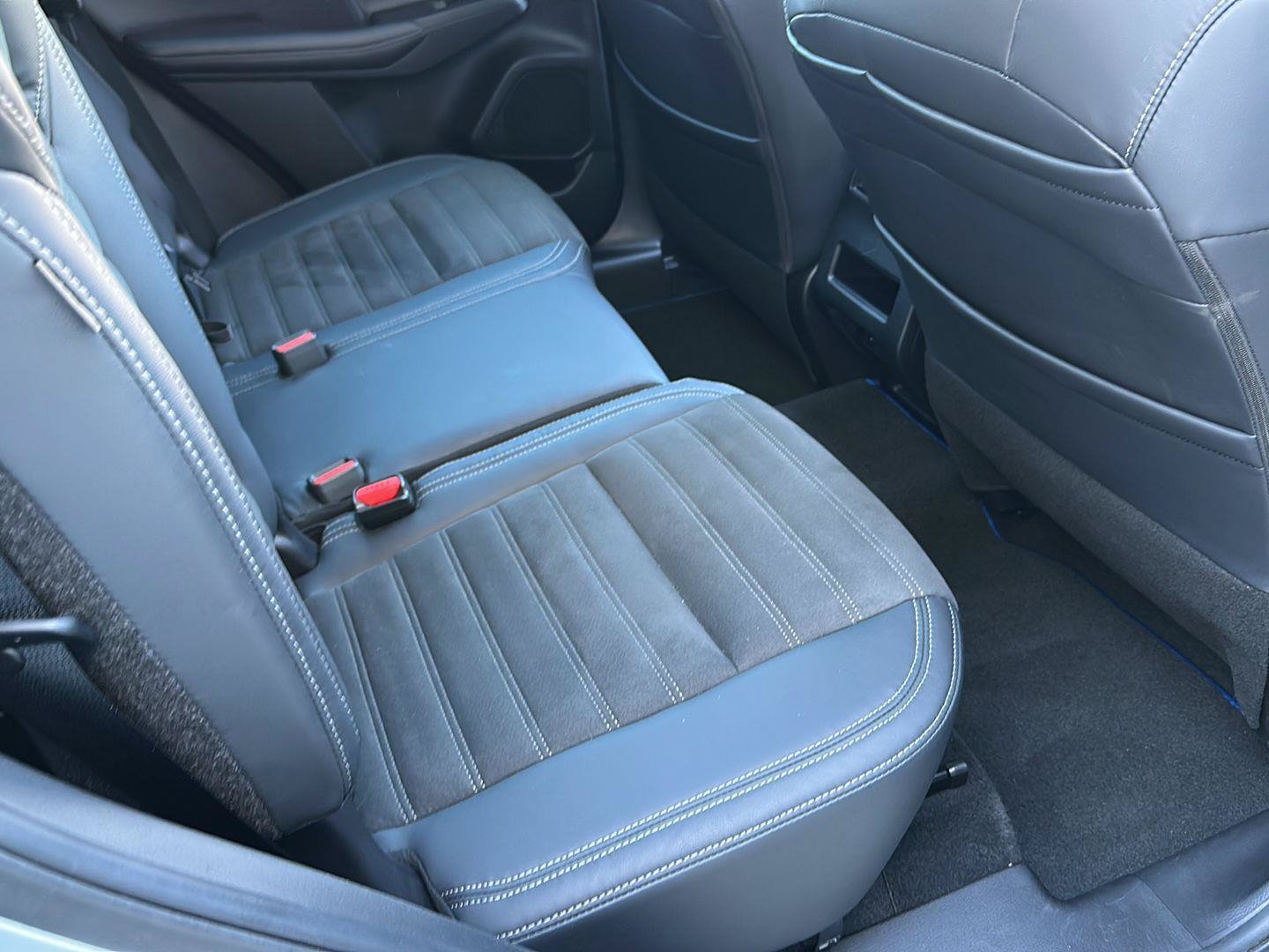Used 2023 Mitsubishi Outlander 4WD Plug-In Hybrid image 24
