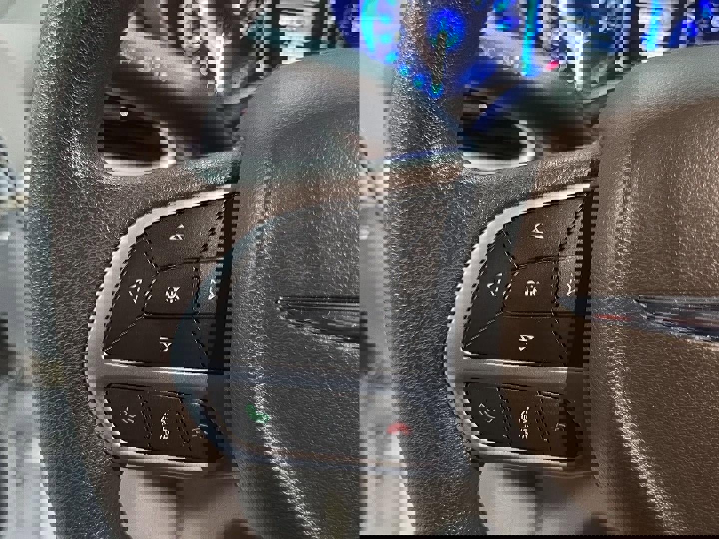 Used 2017 Chrysler Pacifica Touring image 10