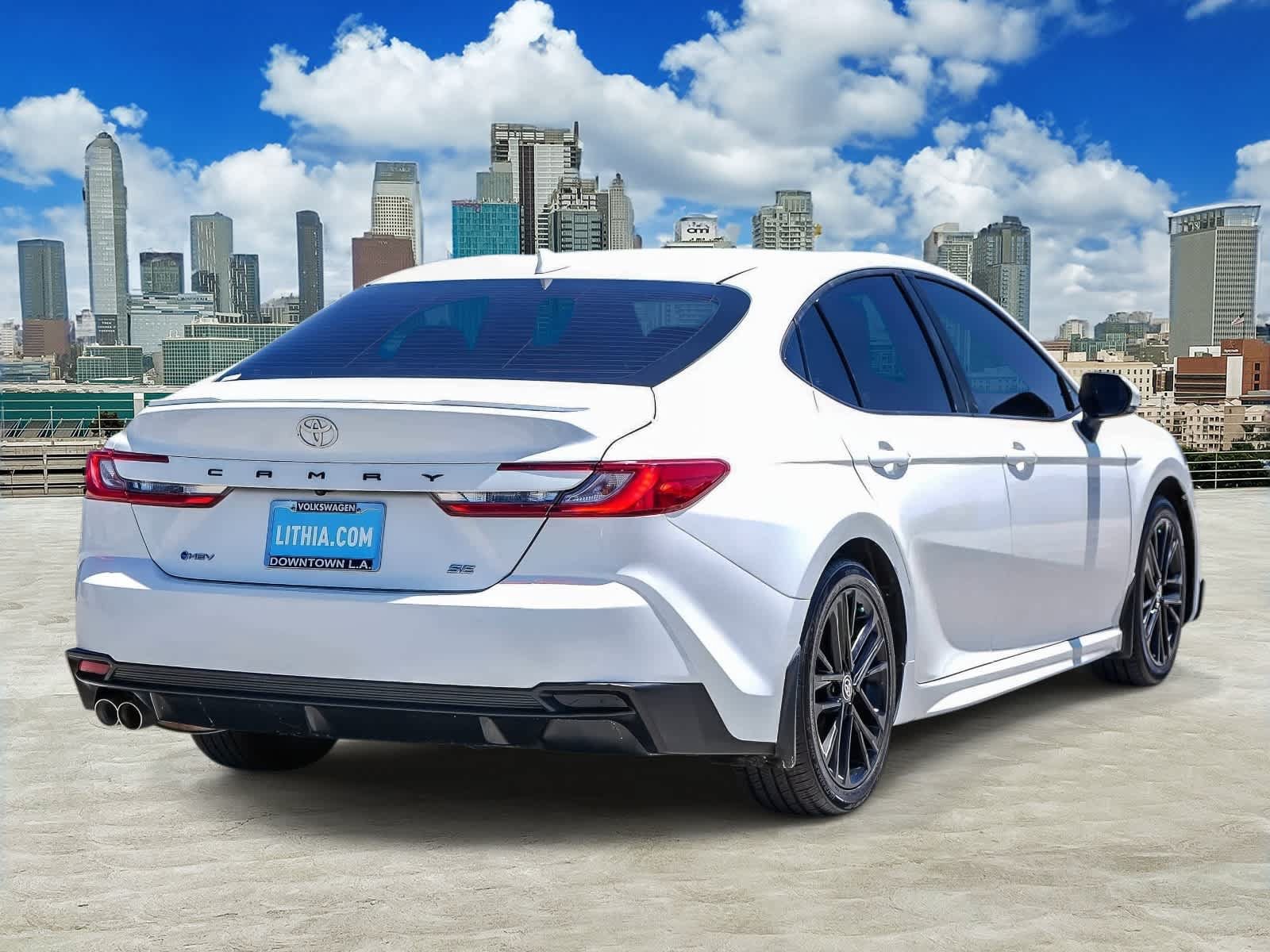 Used 2025 Toyota Camry SE FWD image 6
