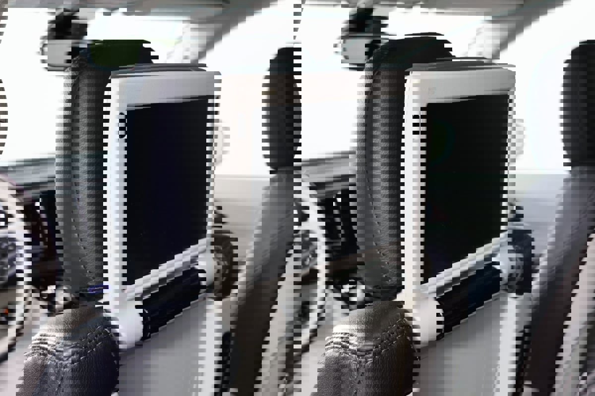 Used 2019 Chrysler Pacifica Limited w/ Tire & Wheel Group image 32