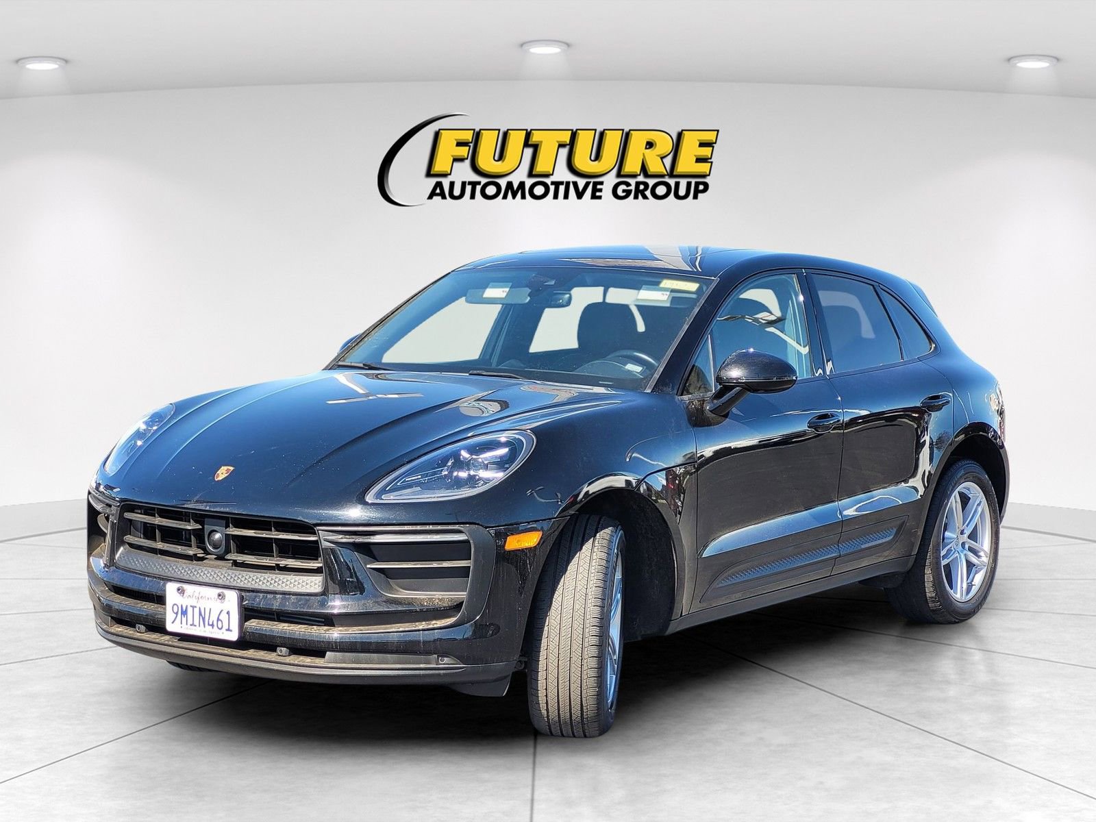 Used 2024 Porsche Macan image 3