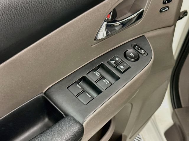 Used 2016 Honda Odyssey Touring Elite image 18