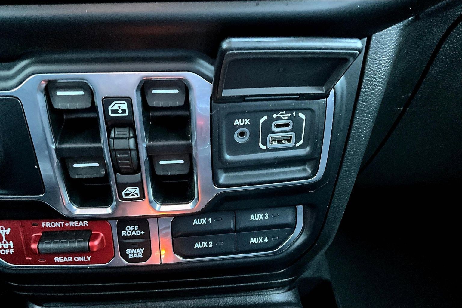 Used 2021 Jeep Wrangler Unlimited Rubicon w/ Trailer Tow Package image 16