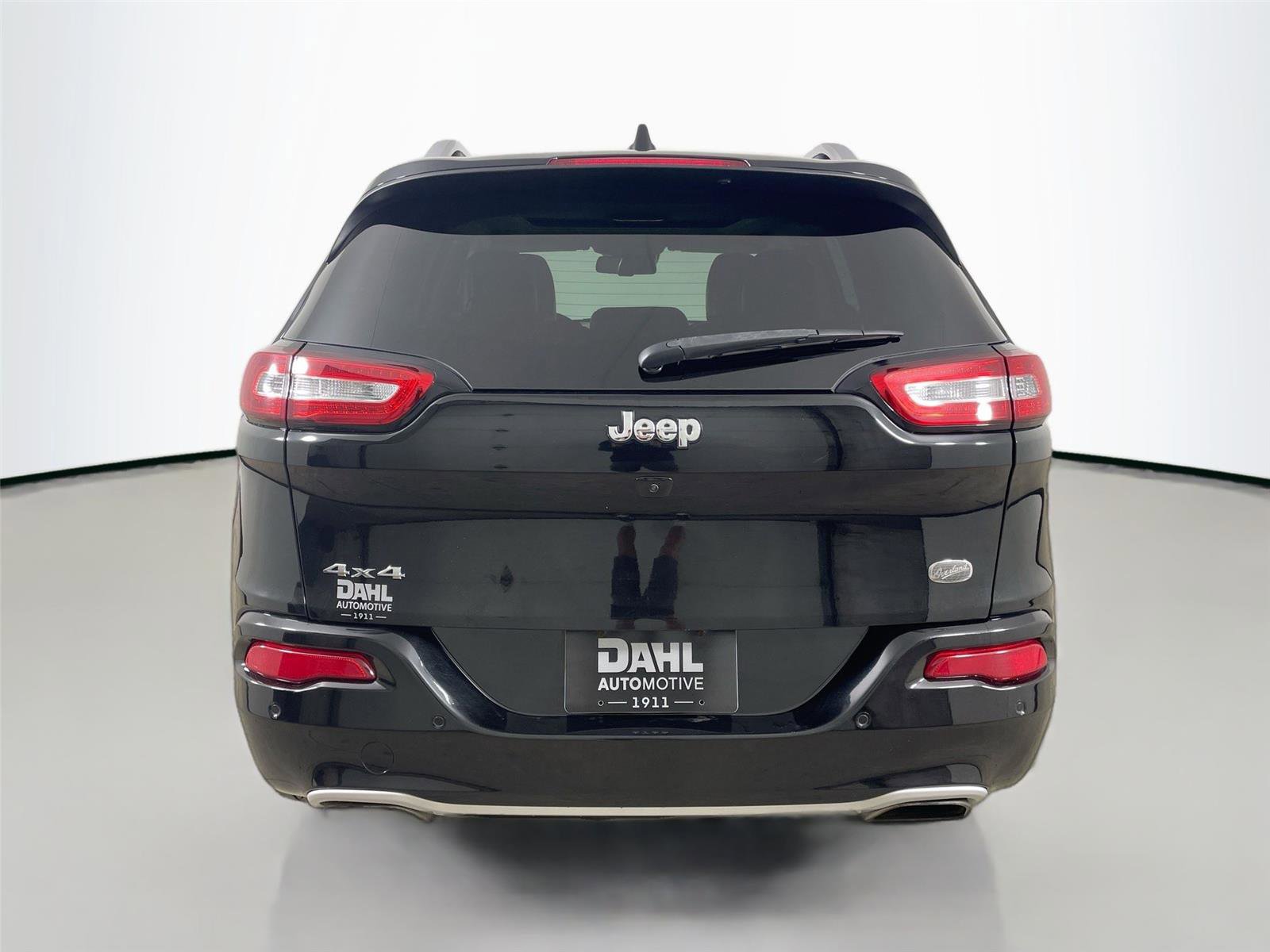 Used 2017 Jeep Cherokee Overland w/ Technology Group image 12